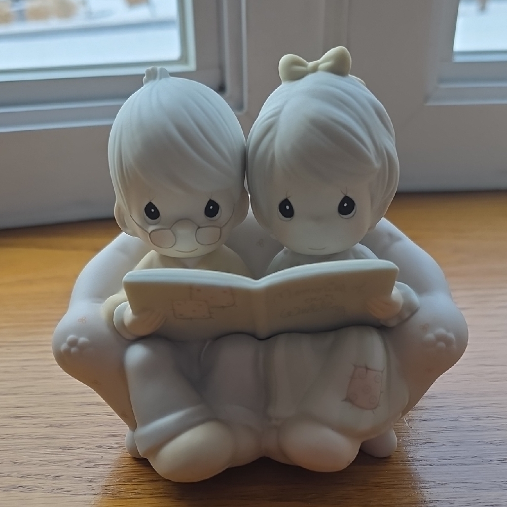 Precious Memories ELDERLY COUPLE